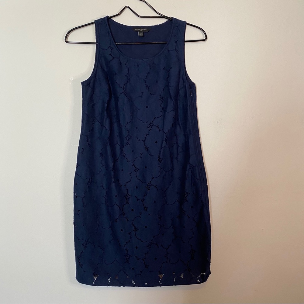 ✨banana republic navy blue floral lace pattern sleeveless dress✨